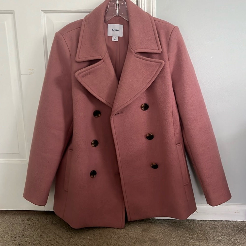 Pink winter coat. In great condition.